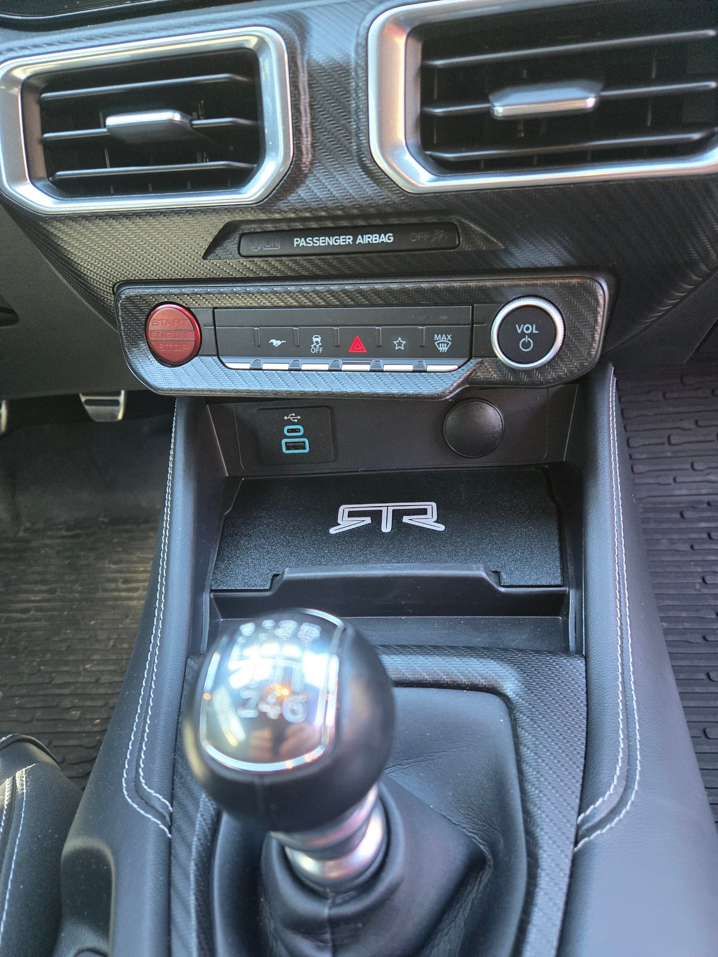 Ford 2024+ Dash Cubby Pad for Wireless Charger- RTR Logo