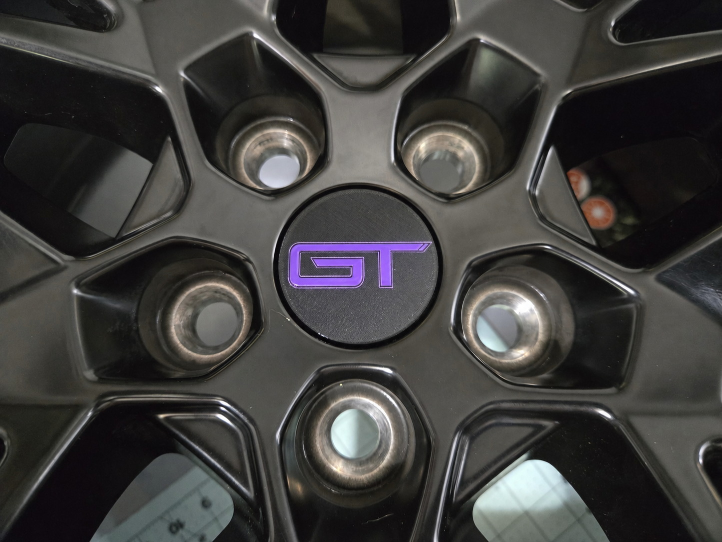 Mustang GT logo OEM-Style Wheel Center Caps – Set of 4